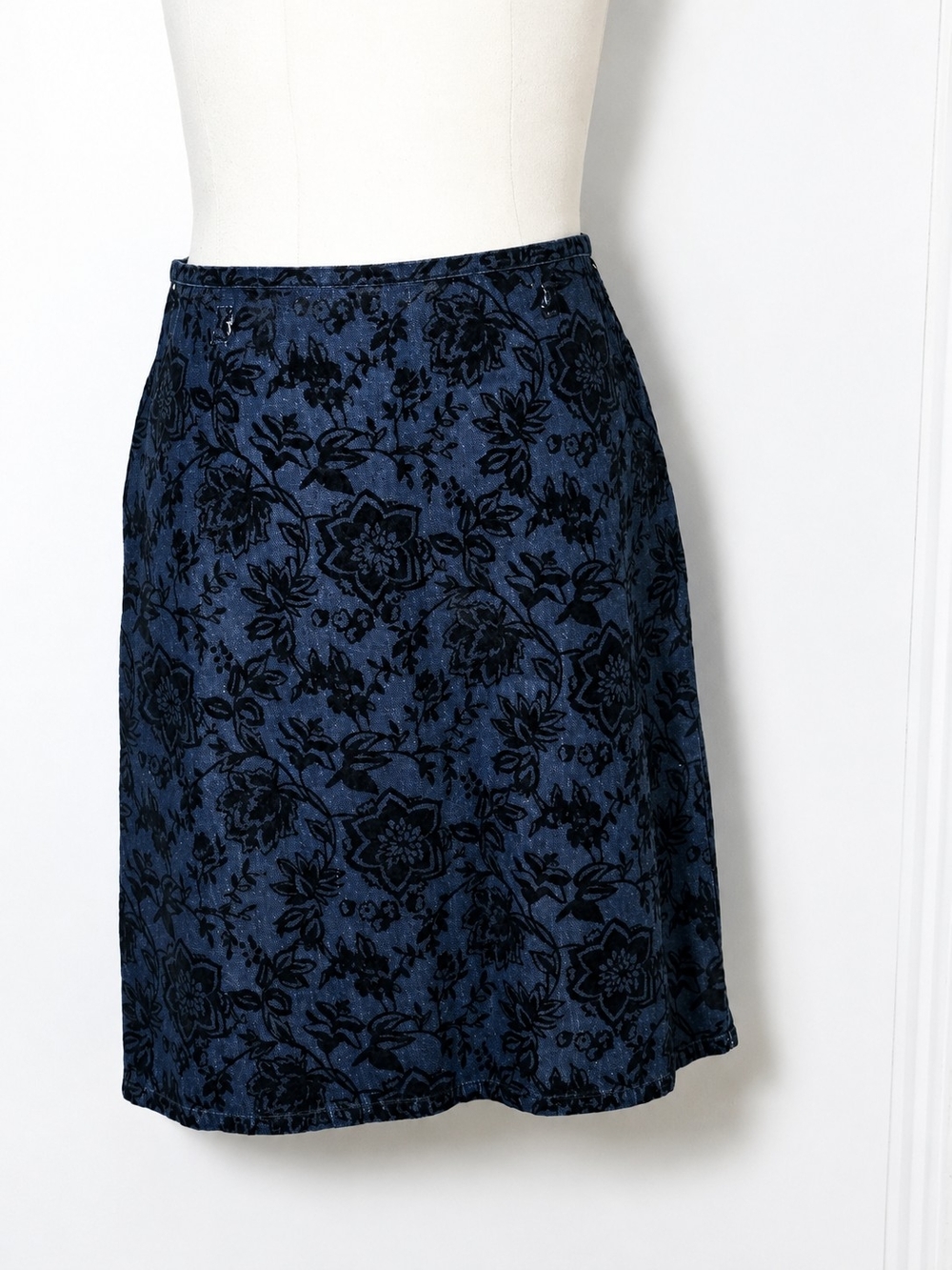 Bill Blass Jeans Womens 14 Dark Navy Black Embossed Floral Career Skirt Cotton